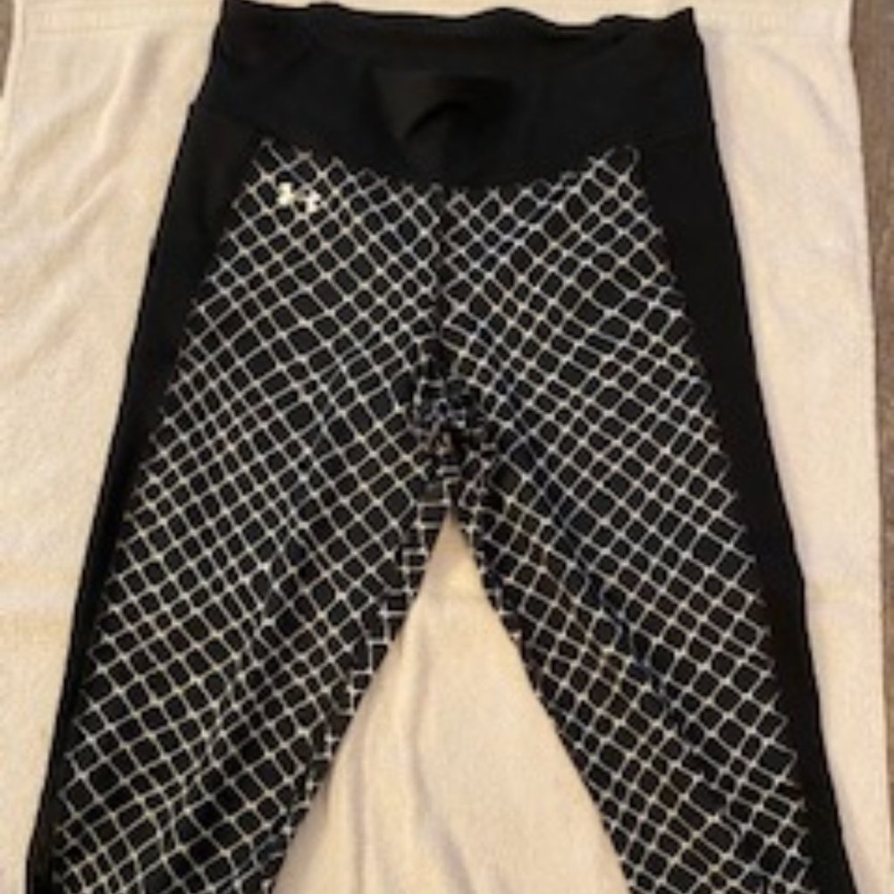 Under Armour Black White Mesh Pattern Crop Legging